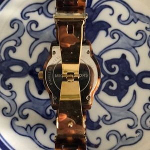 Michael Kors Accessories - Tortoiseshell Michael Kors Watch! Michael Kors Accessories - Tortoiseshell Michael Kors Watch!